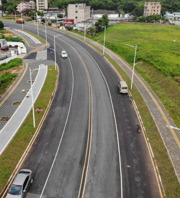 龙田路位于深圳市